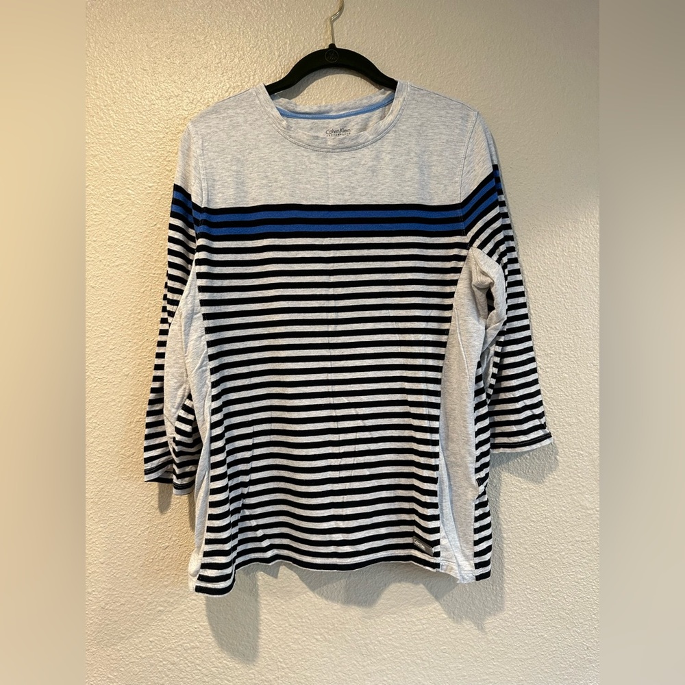 Calvin Klein Woman’s Top Size 1X Short Sleeve